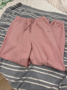Alo yoga pink accolade sweat pants!